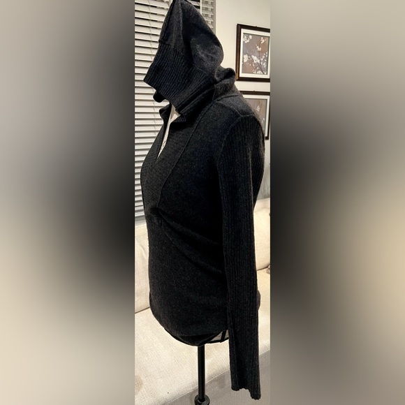 Aqua 100% Cashmere Grey Ribbed Hooded Sweater Medium - Picture 3 of 14